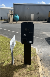 Photo d'une borne de recharge pour véhicule électrique
