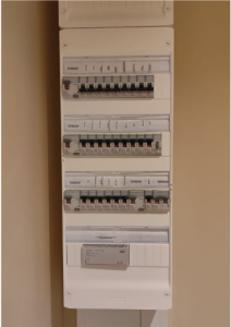 Pose d'un tableau électrique Dallet Électricité