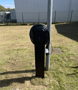 Photo d'une borne de recharge électrique